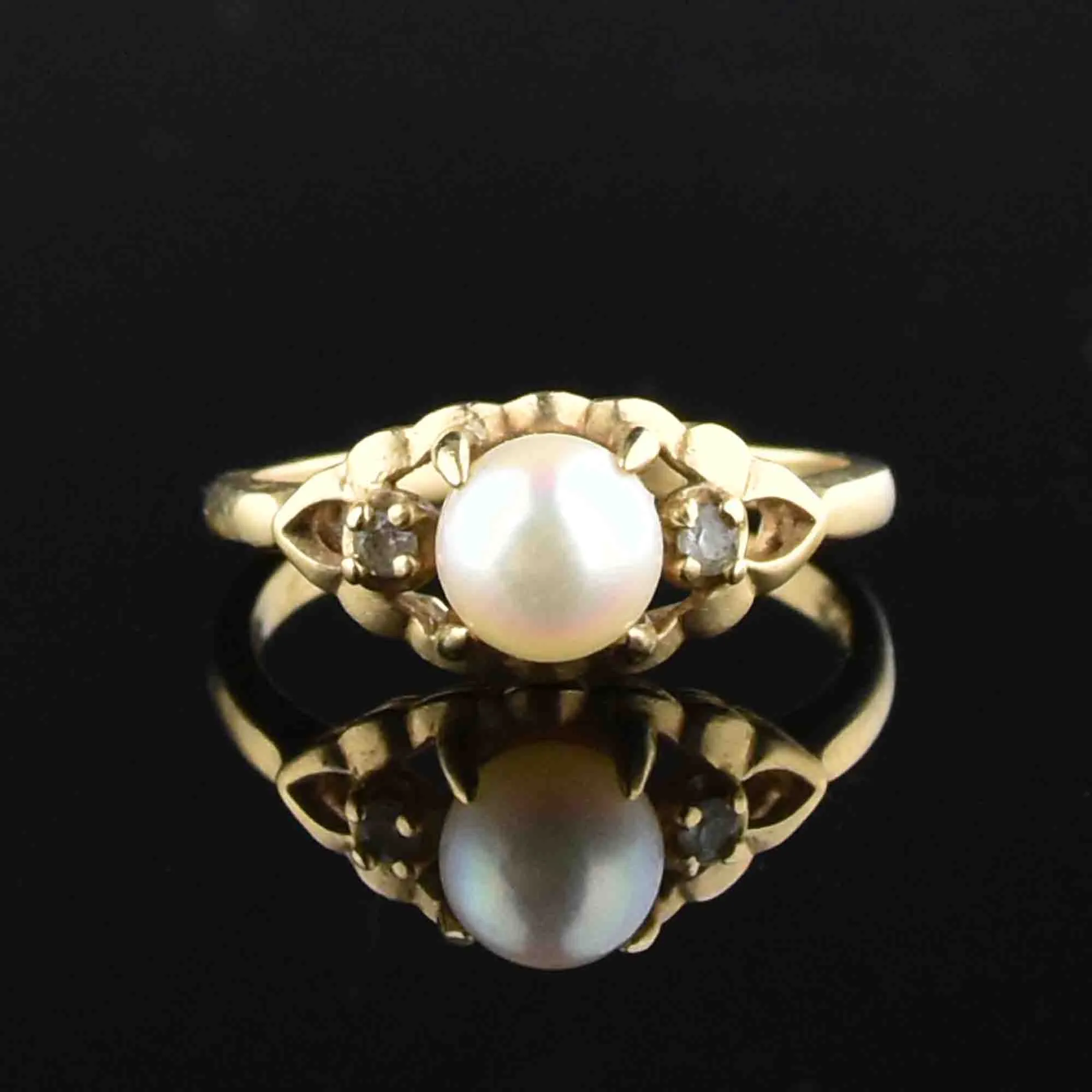 Engagement Pearl Solitaire Ring in Size 6, 10K Gold