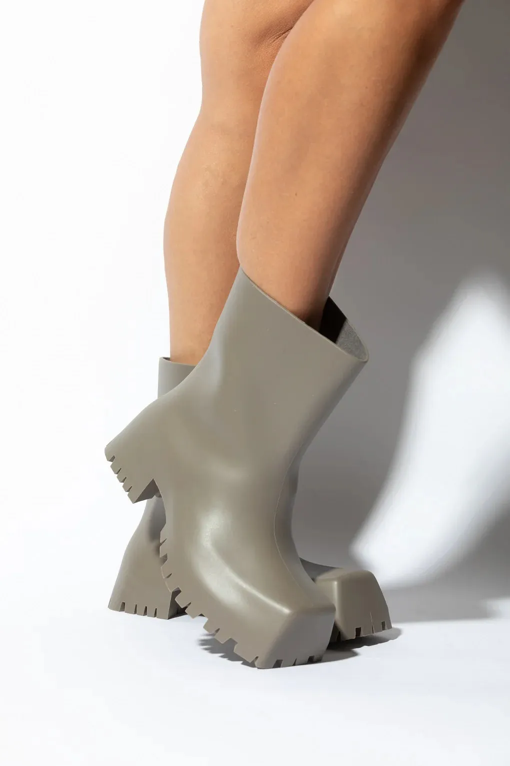 BOHO: HOMERUN PLAYFORM RAIN BOOTS