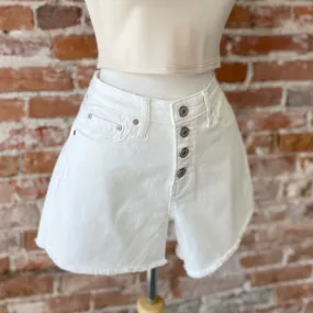 White Denim Shorts for Your Dream Outfit