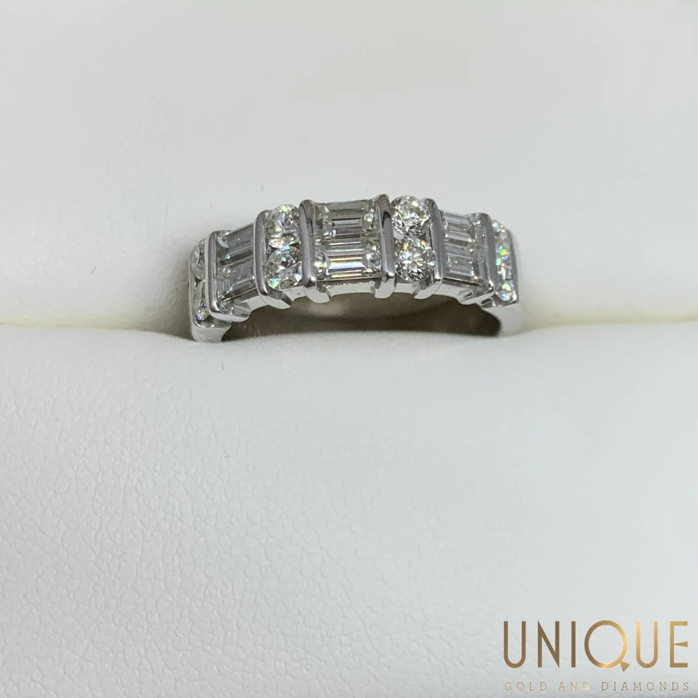 Round Brilliant & Baguette Cut Diamond Band