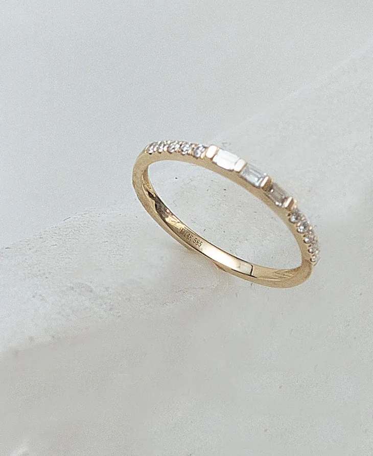 Diamond Pilar Band Ring