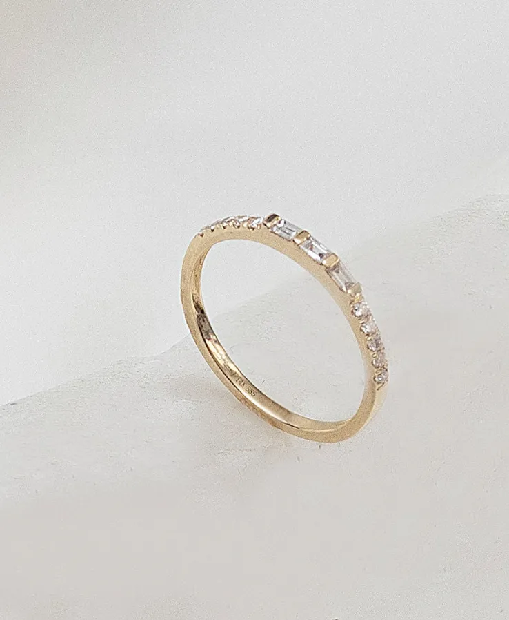 Diamond Pilar Band Ring