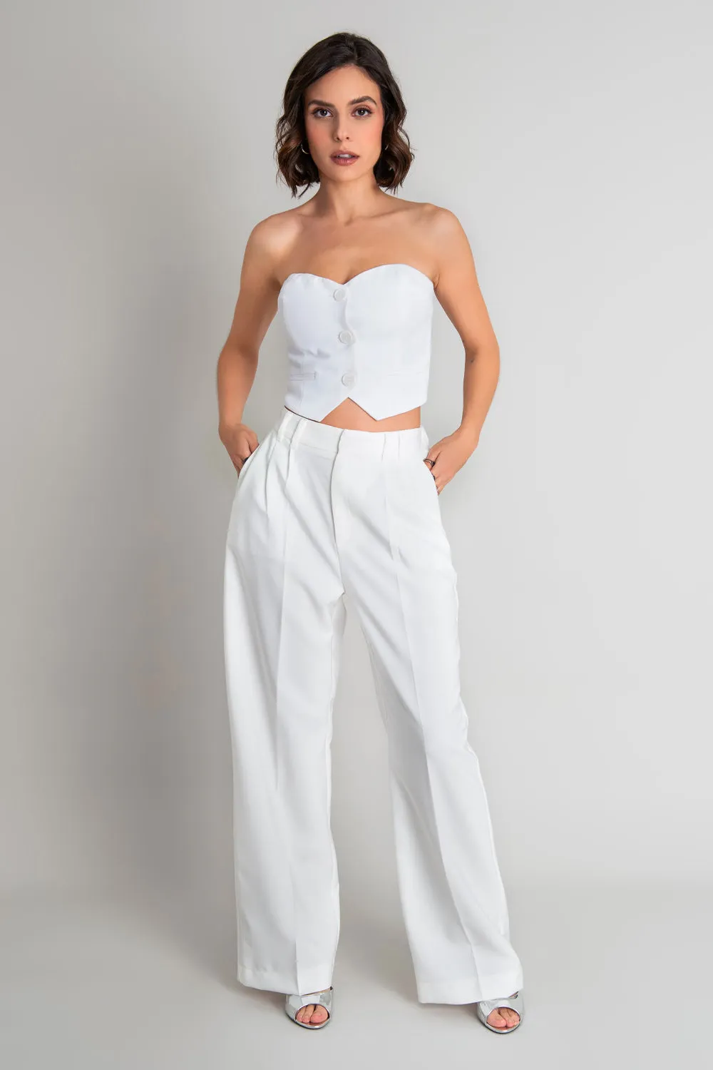 Strapless Ajustado Crop Top with Buttons