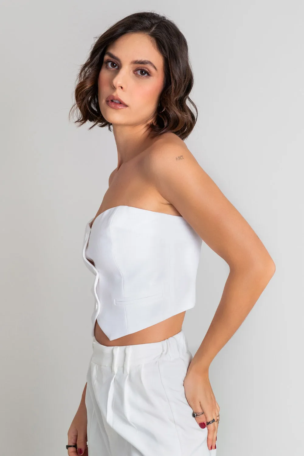 Strapless Ajustado Crop Top with Buttons