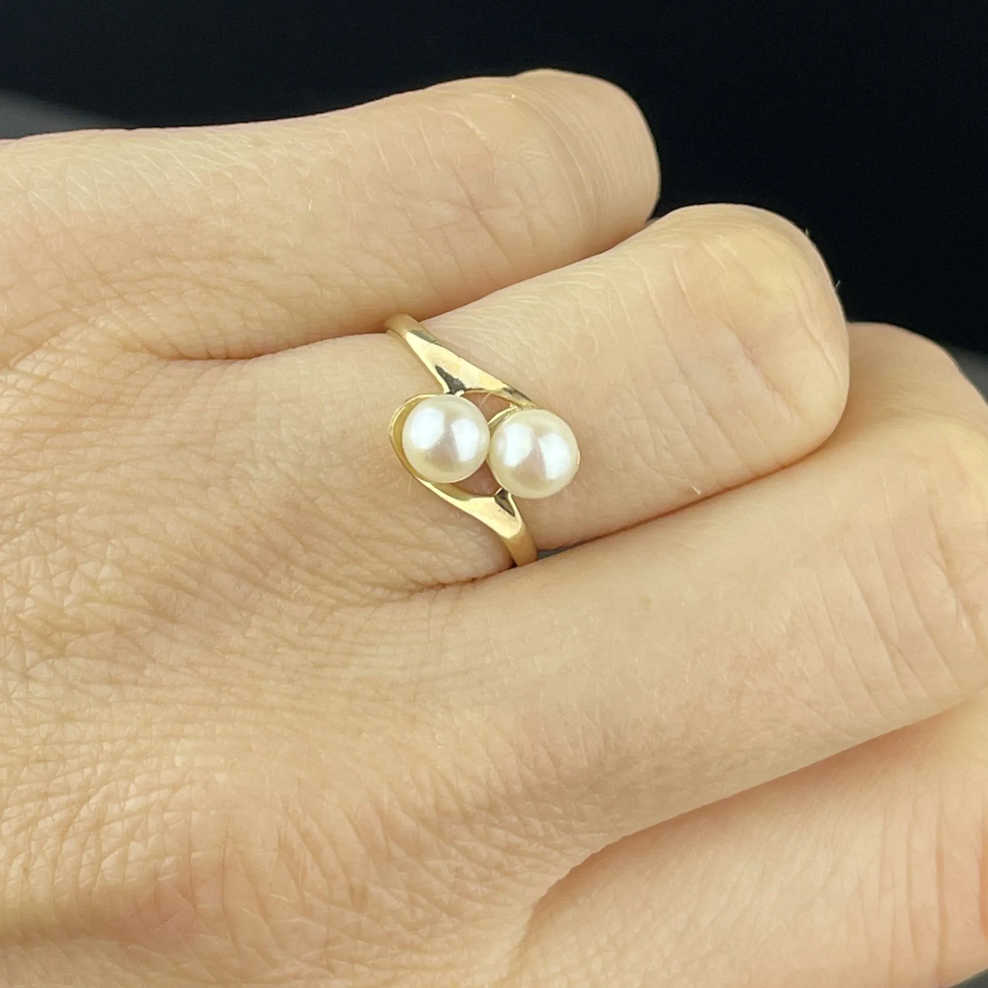 Size 5.5 Toi Et Moi Crossover Ring with Pearl in 10K Gold