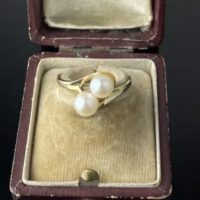 Size 5.5 Toi Et Moi Crossover Ring with Pearl in 10K Gold